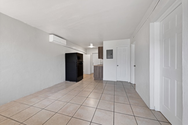 Photo - 1210 NW 2nd St Unidad 4