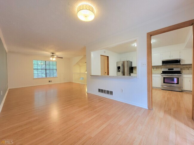 Photo - 695 Waterbrook Terrace