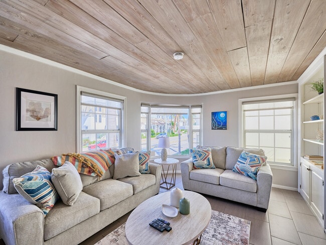 Building Photo - 1214 E Atlantic Ave Unit 1