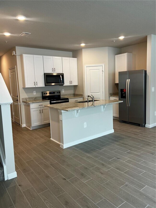 Photo - 478 Salisbury Cir