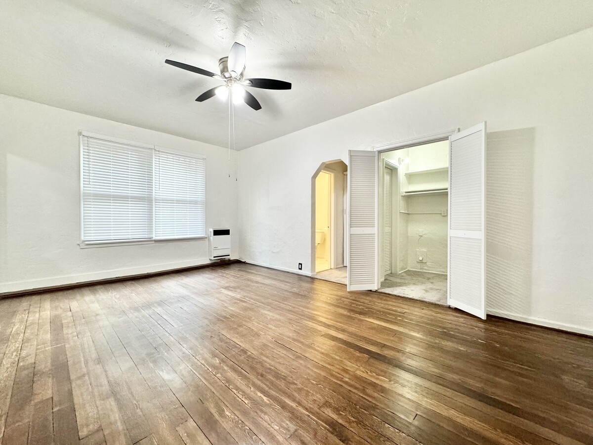 Photo - 826 S Hobart Blvd Condo Unit 410A