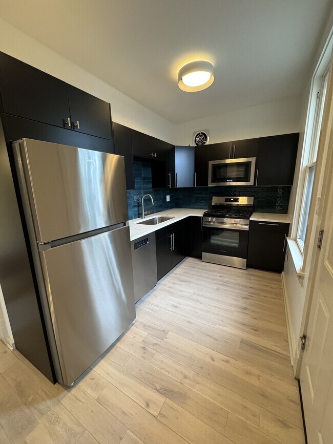 Photo - 5615 Howe Unidad 2