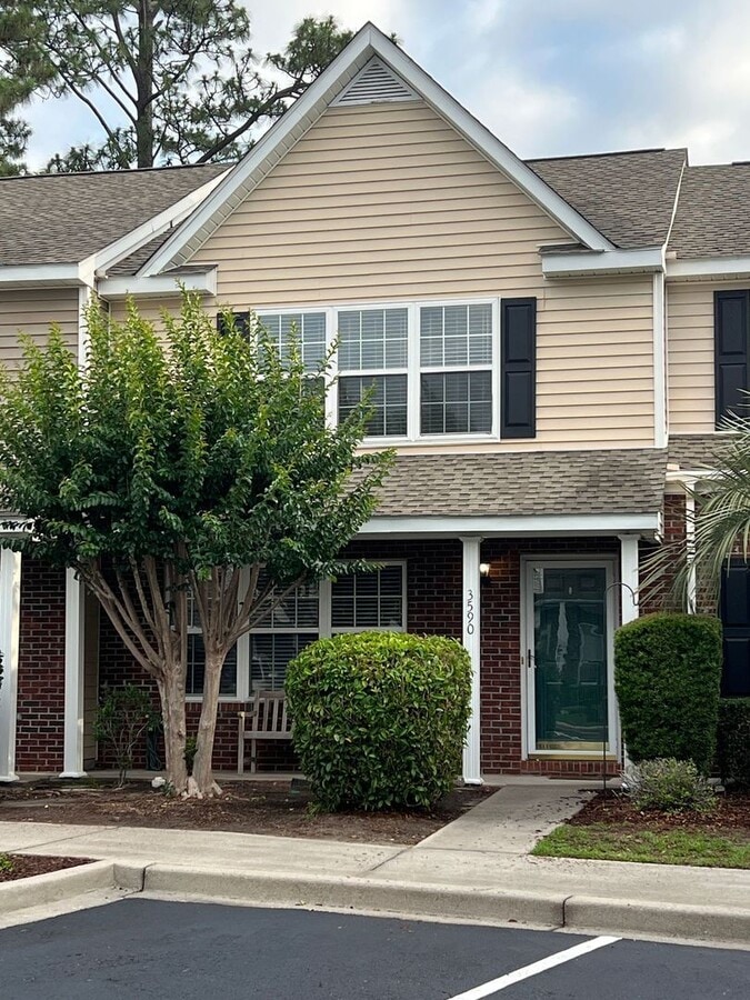 MARKET COMMON - 2 BEDROOM, 2.5 BATH Townhome - MARKET COMMON - 2 BEDROOM, 2.5 BATH Townhome