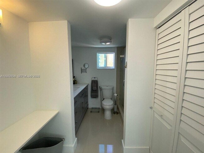 8888 Collins Ave Unit 512
