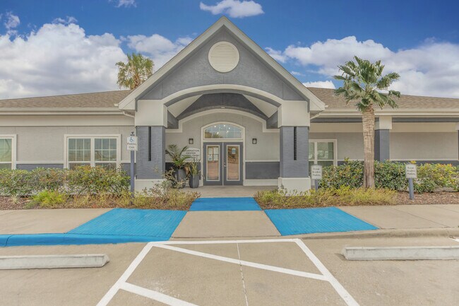 Oficina de arrendamiento en Sierra Royale Apartments en Robstown, TX | Vivienda de lujo - Sierra Royale