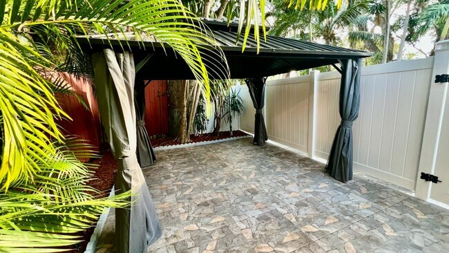 Photo - 48 SW 14th St