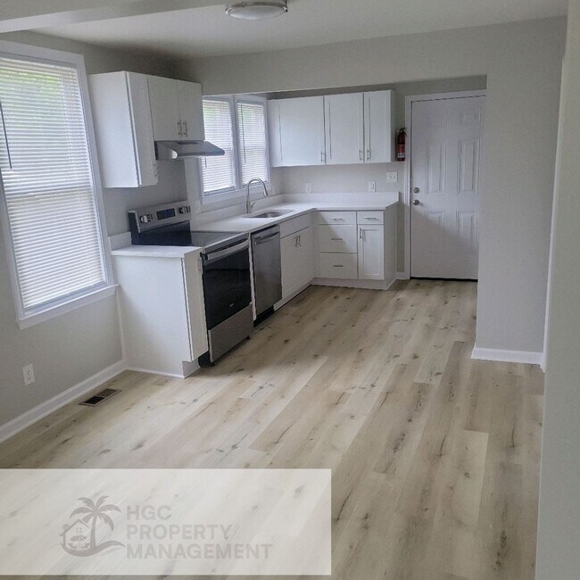 Photo - 1547 Barnes St