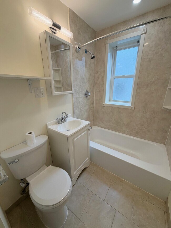 Photo - 104 Trowbridge St Unidad 5