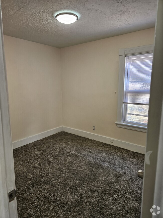 Building Photo - 116 Nicoll St Unit 2nd floor Rental