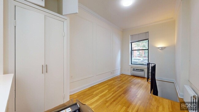 Building Photo - 210 E 83rd St Unit 1D Rental