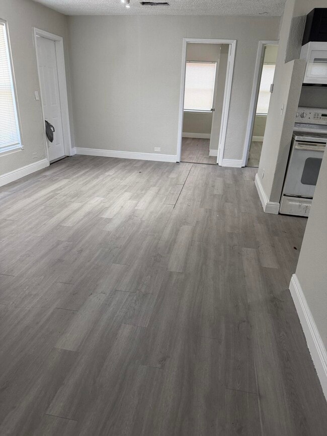 Building Photo - 2850 NW 14th St