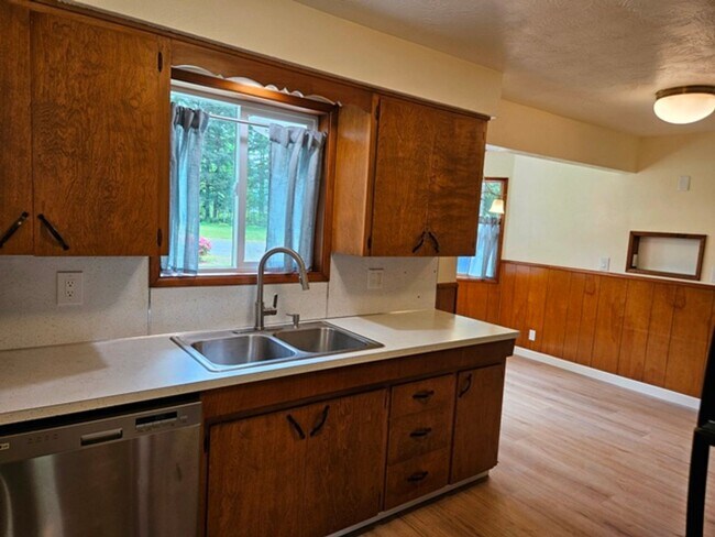 Photo - 3Bd/2Ba Single Story House - For Viewing!