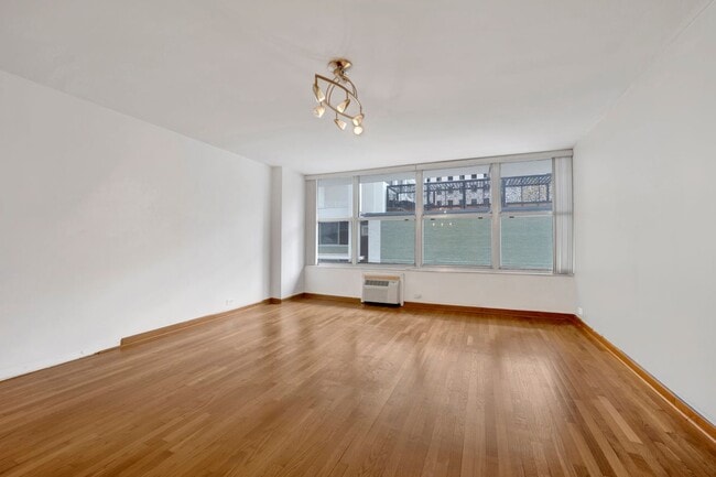 Photo - 1000 N Lake Shore Dr