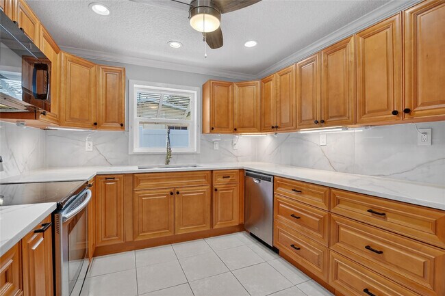 Photo - 111 SE 14th Pl