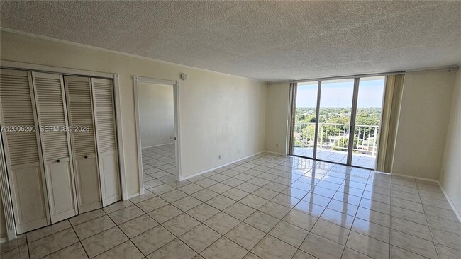 Photo - 16740 NE 9th Ave Unit 807