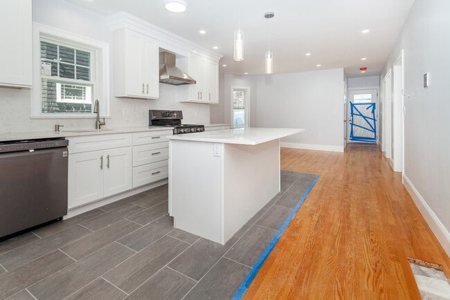 Building Photo - 37 Sudan St Unit 3