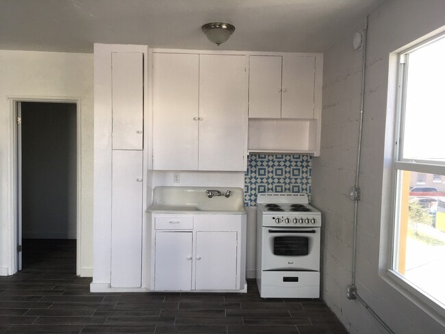 240 NW 8th Ave Unidad 2
