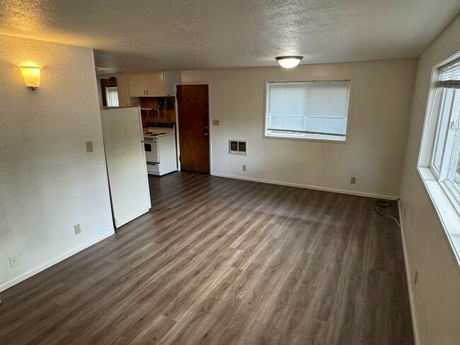 Photo - 2 Bedroom Triplex Unit in Springfield