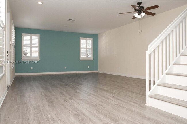 Photo - 14620 SW 15th St