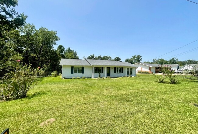 Photo - 539 Luckney Rd