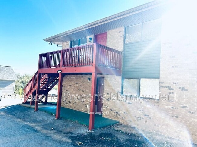 Building Photo - 3 Sheridan Rd Unit C