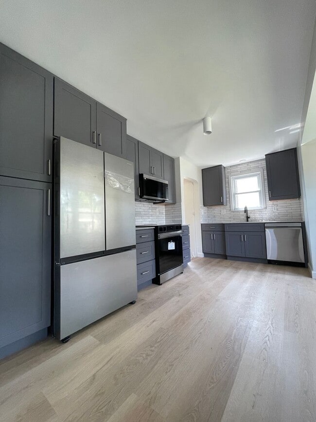 Photo - 3 BED 2 BATH BUNGALOW STYLE HOME IN BERKLE...