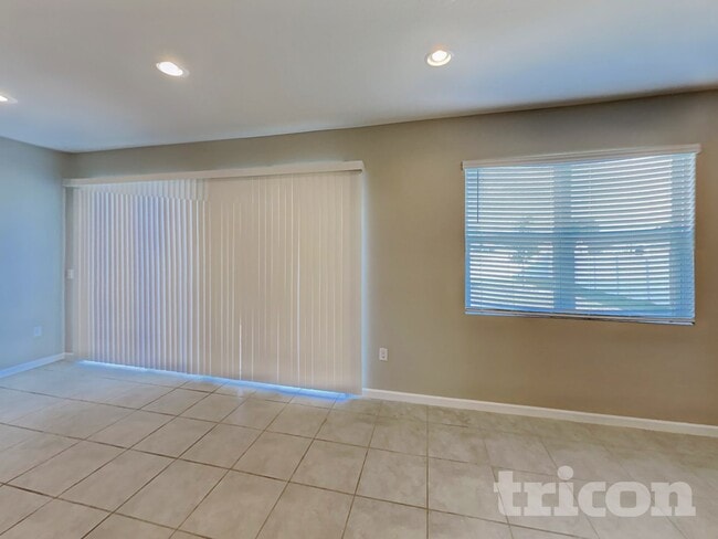 2038 Sloans Outlook Dr