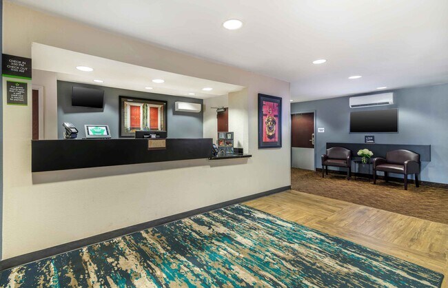 Photo - Furnished Studio-Portland - Scarborough