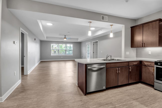 Photo - Creekview Luxury Apartments