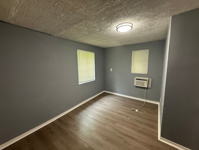 Photo - 215 Smith St NE Unit Apt A