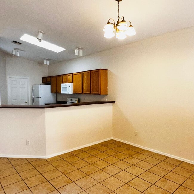 Photo - 949 S Racine Ln