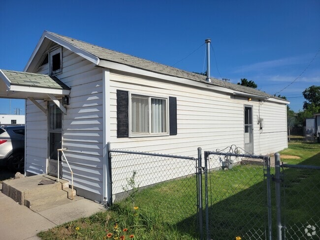 Building Photo - 2322 South Ave W Rental