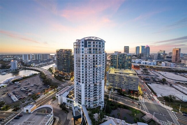 Building Photo - 1209 E Cumberland Ave Unit 2601