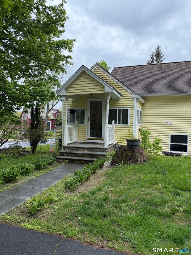 Building Photo - 77 Ratlum Mountain Rd