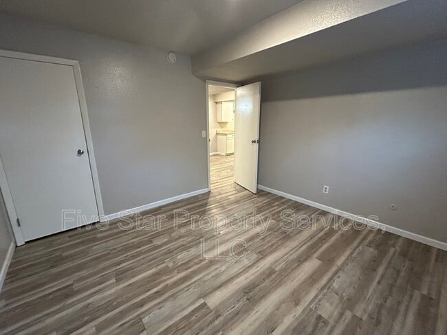 Photo - 205 W Allen St Unit 117