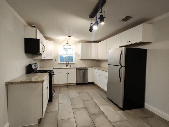 Photo - 5231 Balkin St