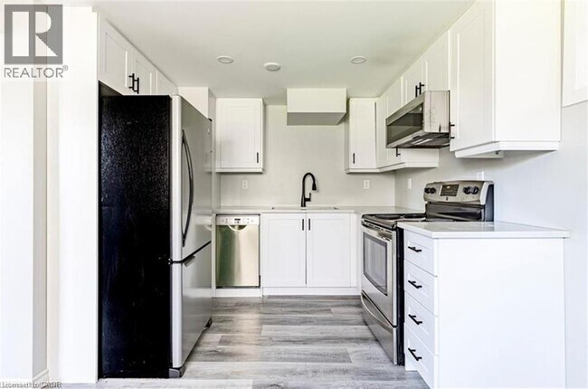 Photo - 3 Veevers Dr