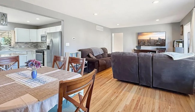 Building Photo - 2891 S Valentia St