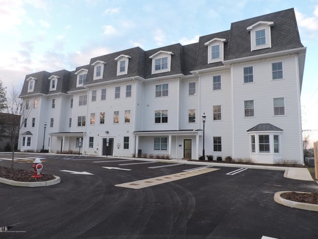 Building Photo - 92 Drs James Parker Blvd Unit 208 Rental