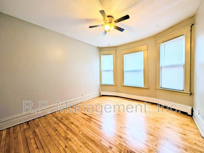 Photo - 61 Delos St W Unidad Apt 1