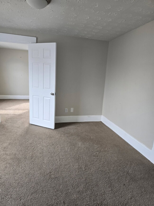 Photo - 403 Maple Ave