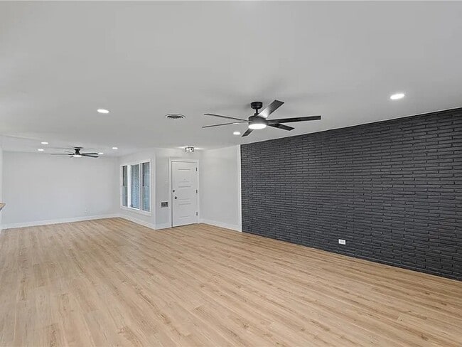 Photo - 629 Peerman Pl