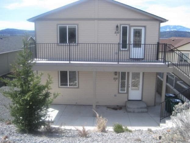 Building Photo - 2 Bedroom 1 Bath Duplex
