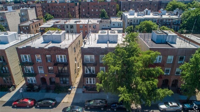 Building Photo - 48-39 45th St Rental