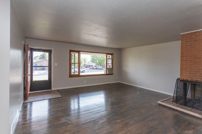 Photo - 614 W Ramona Ave
