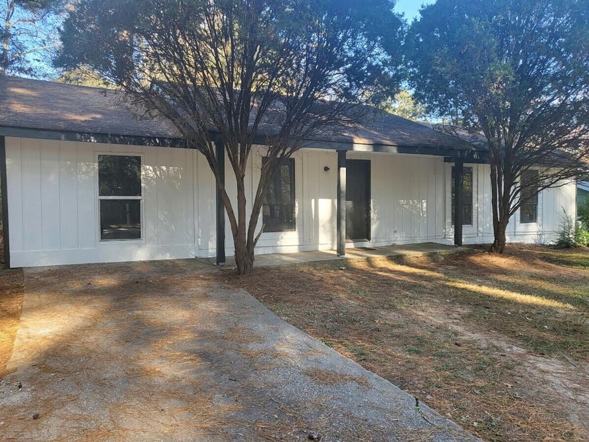 8983 Sterling Ridge Ln Rental For Rent in Jonesboro, GA