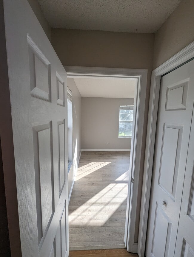 Building Photo - 14503 Kristenright LN Unit Bedroom #2 Rental