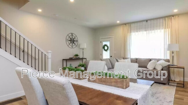 Photo - 34 Ponemah Hill Rd