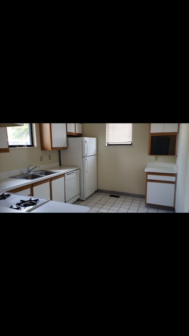 Photo - 194 E 14th Ave Unidad C