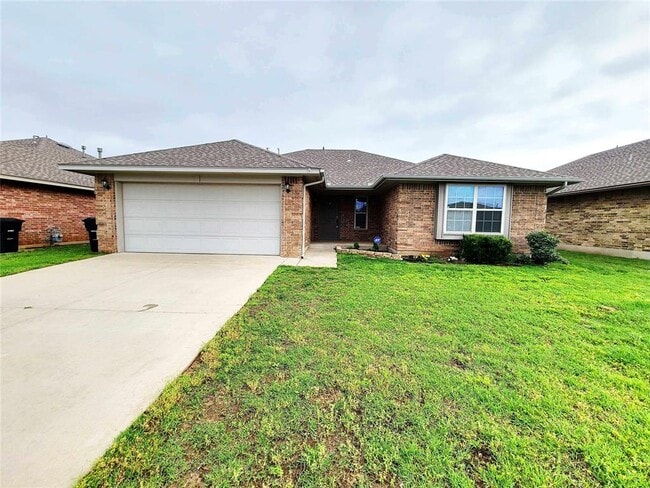 Building Photo - 621 Apple Tree Ln